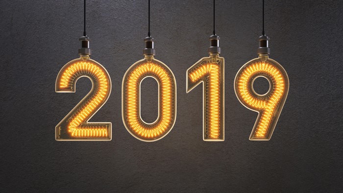 2019 light bulbs on gray background