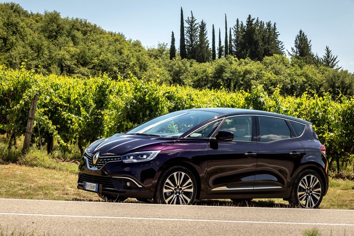 Renault Scenic Initiale Paris Metallic Violet Car