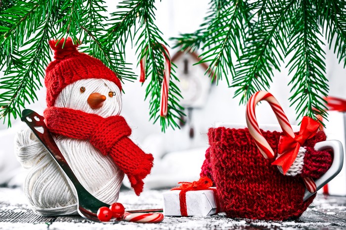 4K Christmas Snowman with Cup and Gifts