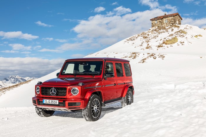4K Mercedes-Benz G-Class G 350 d AMG Line in Snow