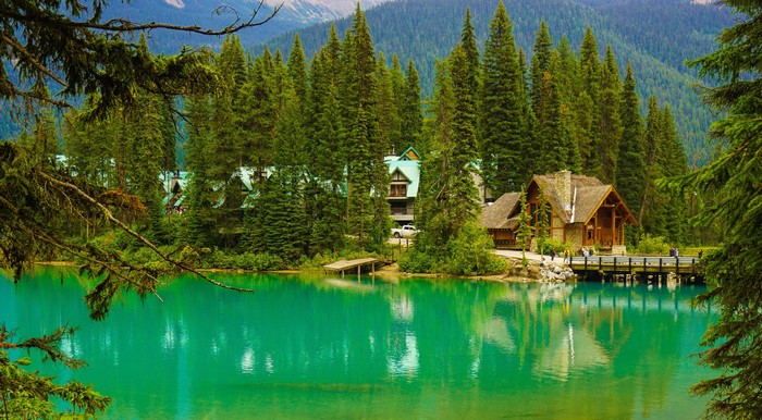 Emerald Lake with lodges and mountains in Yoho National Park