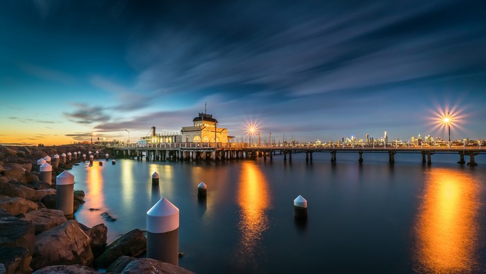 Melbourne skyline and pier at dusk