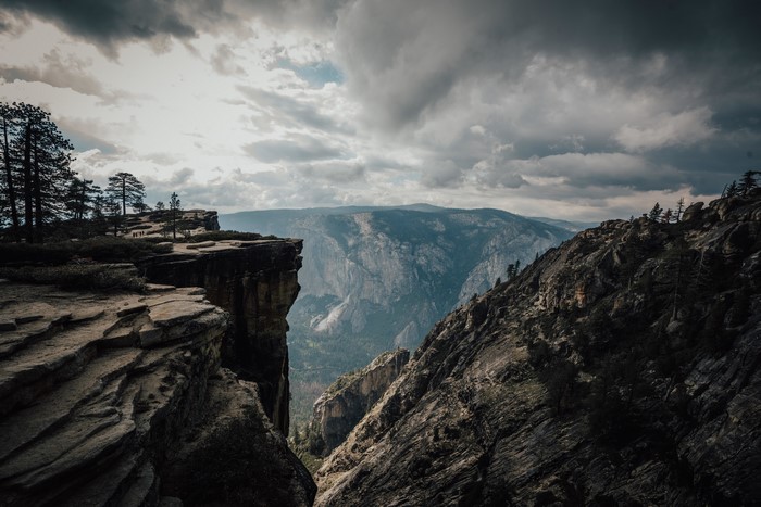 Yosemite National Park Mountains and Cliffs