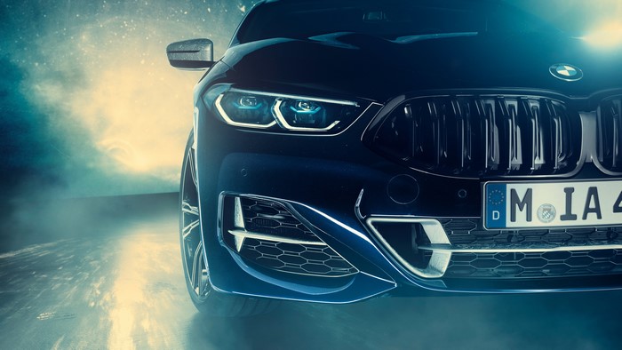 4K BMW 8-Series M850i XDrive Front View
