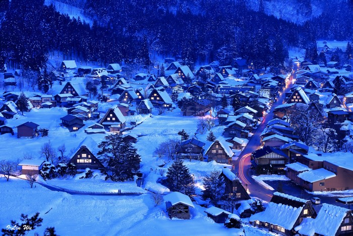 4K Winter Evening in Shirakawa-go Village, Japan