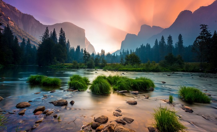 4K Yosemite Sunset Over River and Mountains