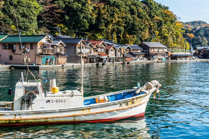 4K Japan Kyoto Houses on River with Motorboat