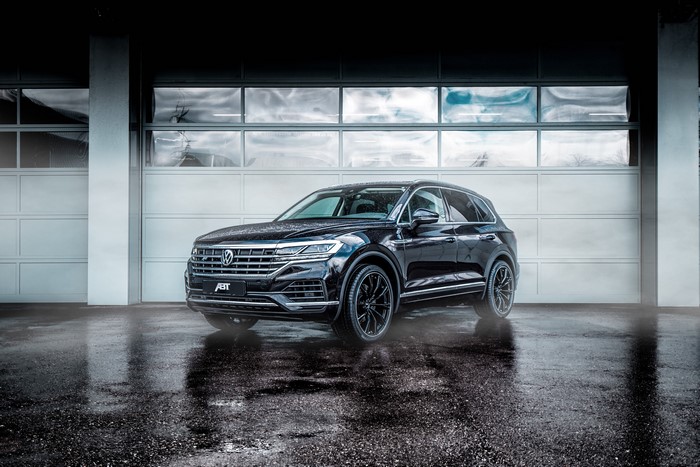 4K 2018-19 ABT Touareg Volkswagen Black Metallic