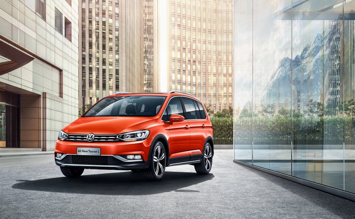 4K Orange 2018-19 Cross Touran L Volkswagen
