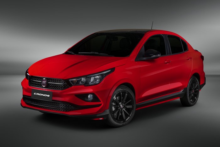 Red Fiat Cronos Sport