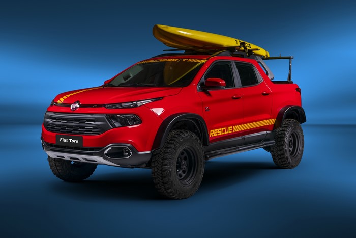 Fiat Toro Rescue Pickup with Kayak