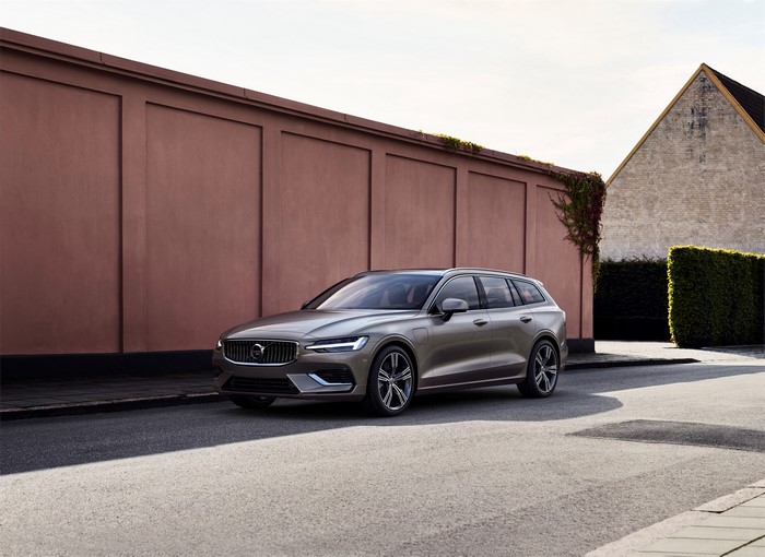 4K 2018 Volvo V60 T8 Inscription Worldwide