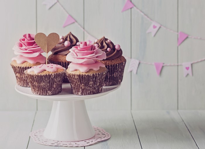 Cupcakes with Roses and Heart on Cake Stand