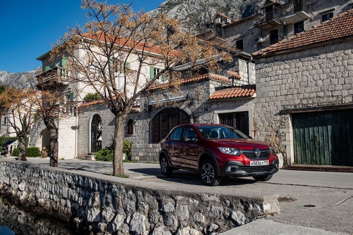 Renault Logan Stepway City in Montenegro