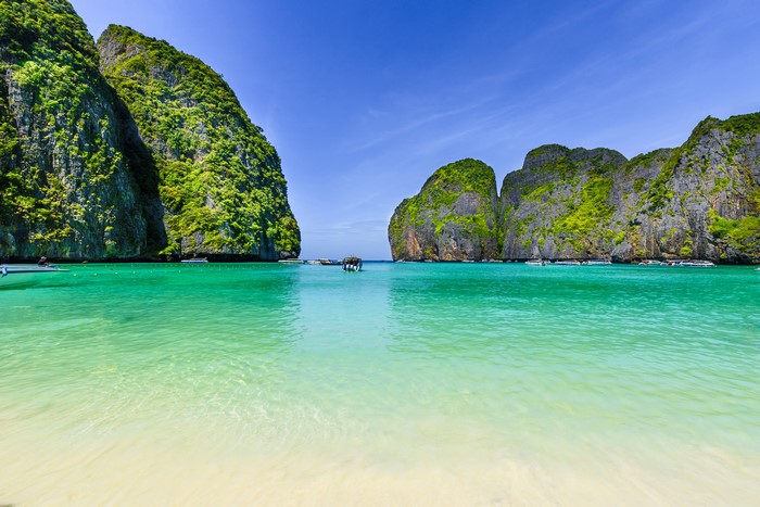 Maya Bay Phi Phi Island Thailand Ships Bay