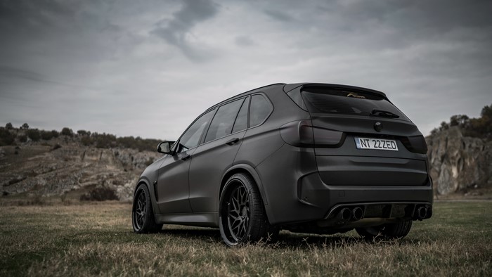 BMW X5M Z Performance Black Back View