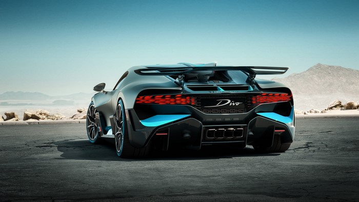4K BUGATTI Divo 2019 Back View