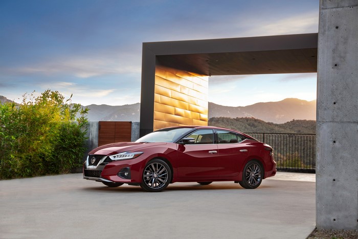 4K 2019 Nissan Maxima Platinum Wine Metallic