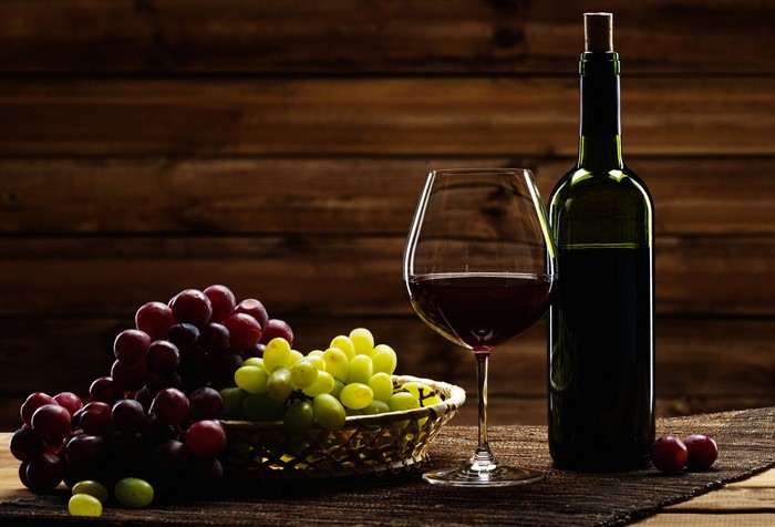 4K Wine Bottle and Grapes with Stemware