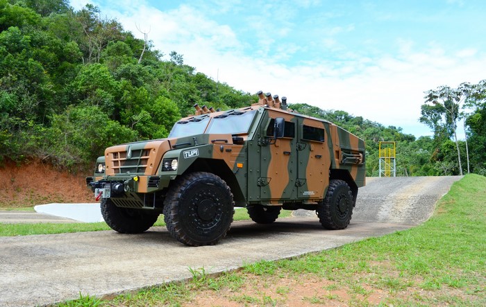 Avibras TUPI VBMT-LR military vehicle