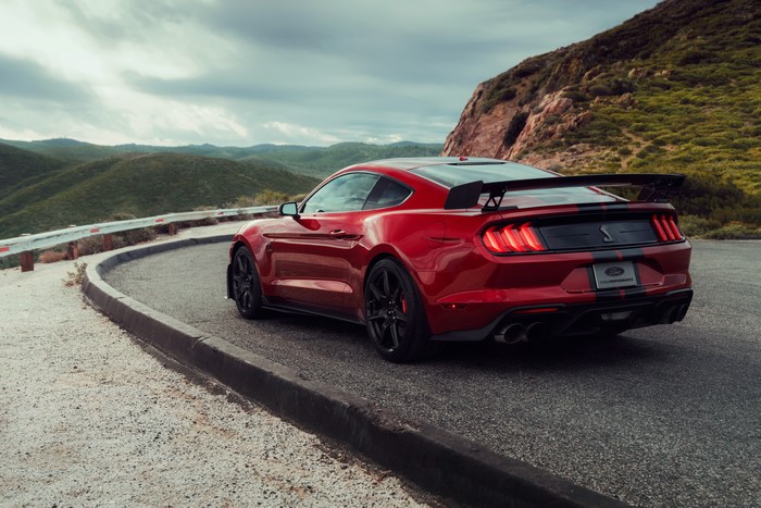 Red Ford Mustang Shelby GT500 2019 Rear View 4K