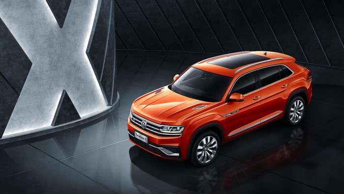 2019 Volkswagen Teramont X in Orange