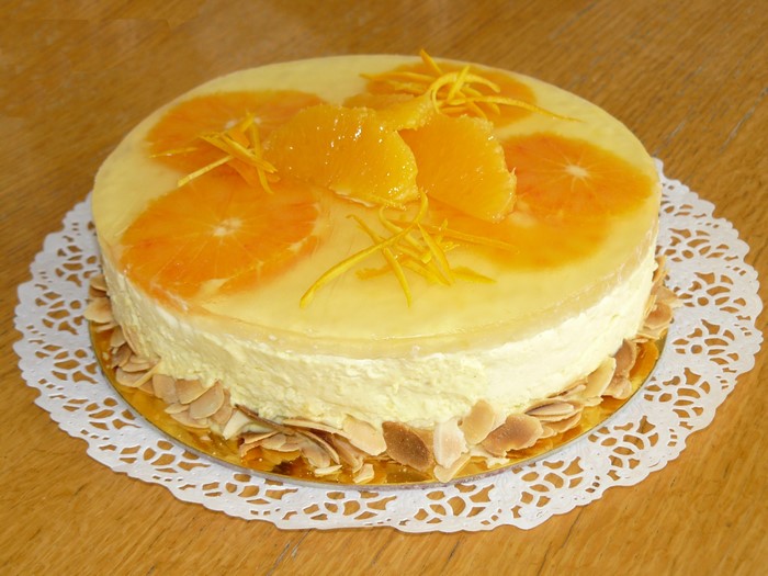 Orange jelly cake with almonds