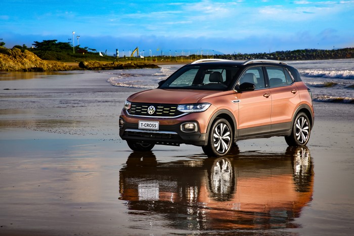 Volkswagen T-Cross 250 TSI Highline Latam on a beach