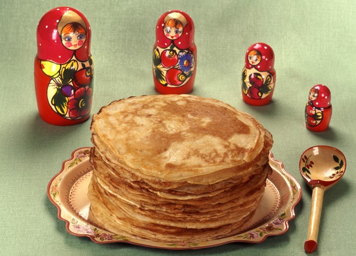 Pancakes with Matryoshka dolls and a spoon