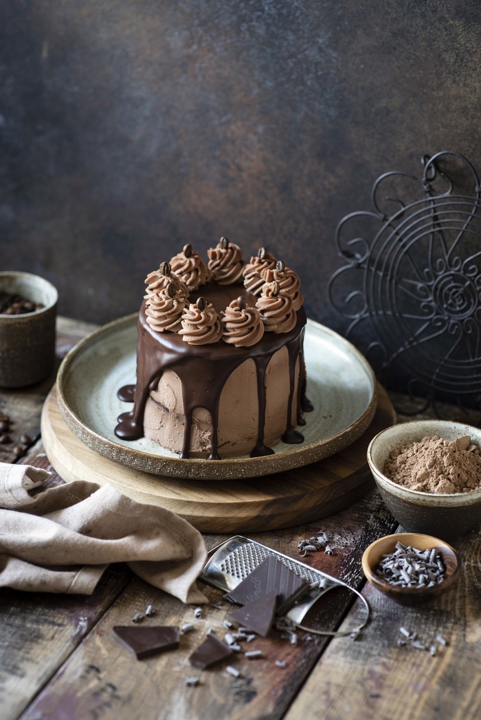 Chocolate cake with chocolate ganache and frosting