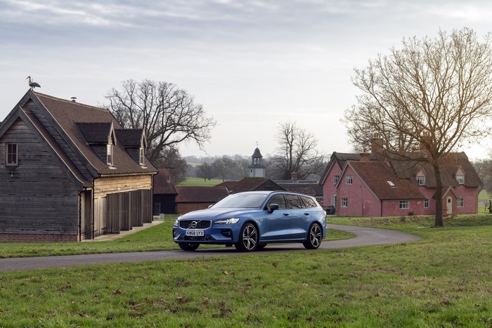 2018-19 Volvo V60 D4 R-Design Estate Car