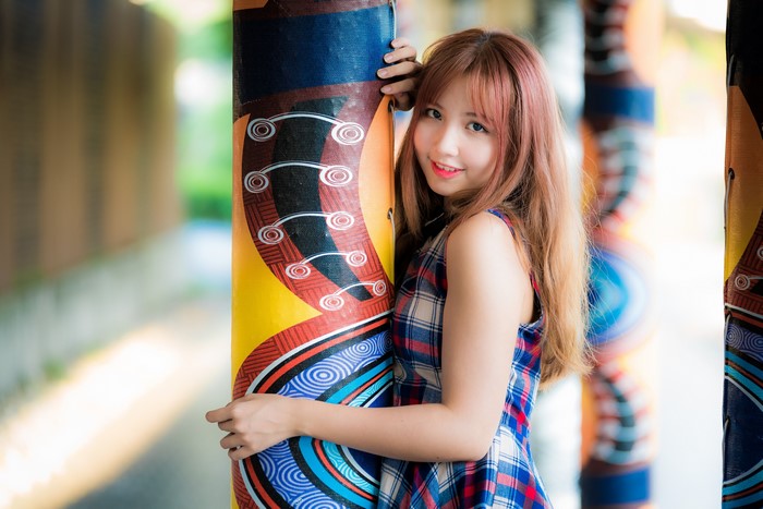 4K Cute Redhead Girl Hugging Colorful Column