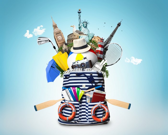 Travel bag with landmarks and accessories