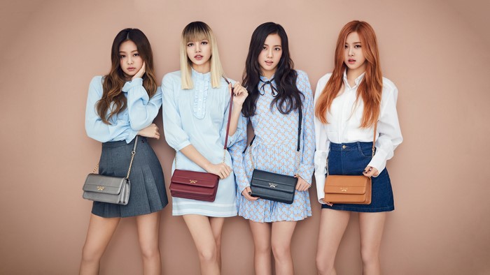 Blackpink Group Photo in Stylish Outfits 4K