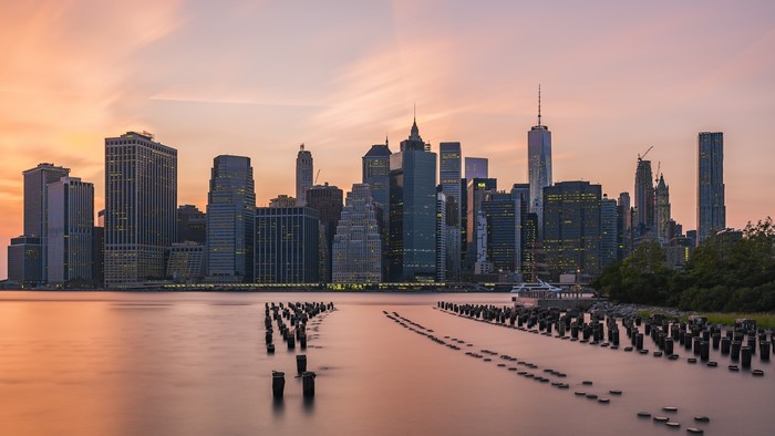 4K New York City Manhattan Skyscrapers at Sunset