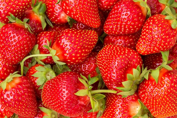 4K Strawberry Closeup Many