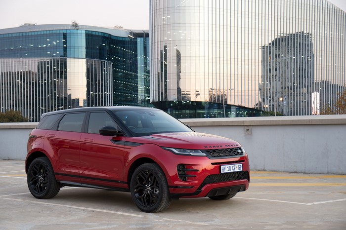 Red Range Rover Evoque P250 HSE R-Dynamic Black Pack