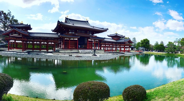 Byodo-in Temple in Kyoto, Japan with Pond