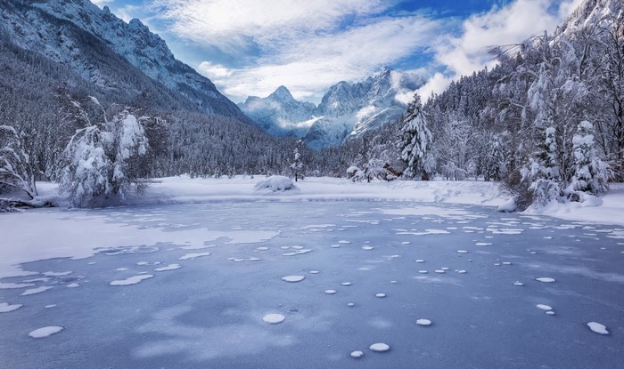 4K Winter Lake Jasna in Julian Alps, Slovenia