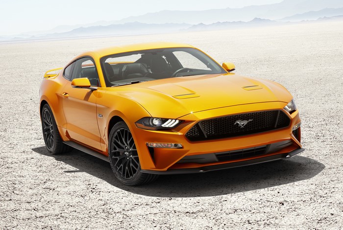 Orange Ford Mustang Fastback 2017 V8