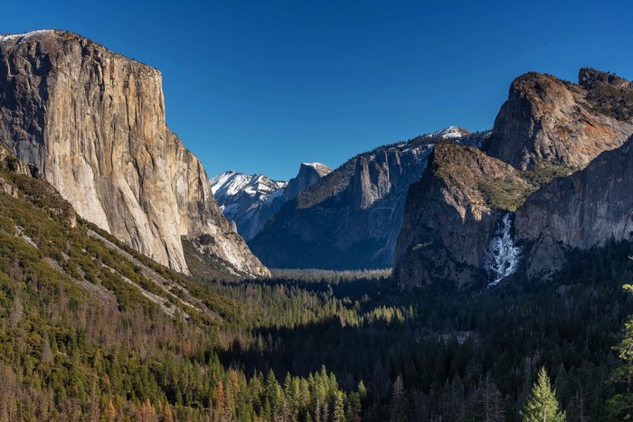 Yosemite Valley with El Capitan and Half Dome