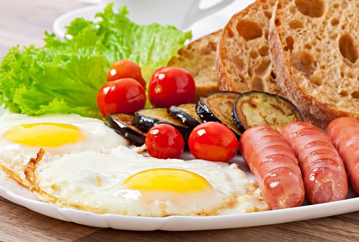 4K Breakfast with Sausages, Eggs, and Bread