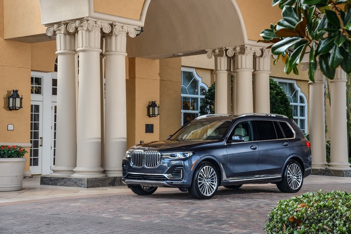 4K 2020 BMW X7 xDrive40i Design Pure Excellence