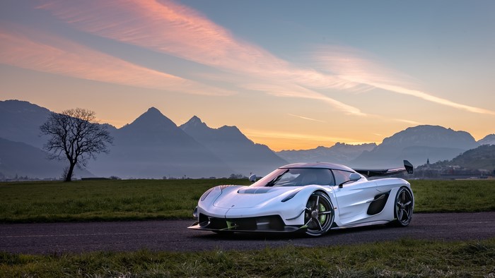 4K Koenigsegg Jesko Hypercar at Sunset