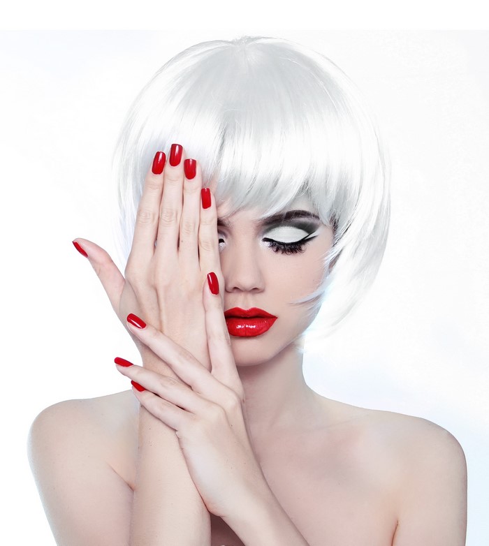 Woman with white wig and red lipstick