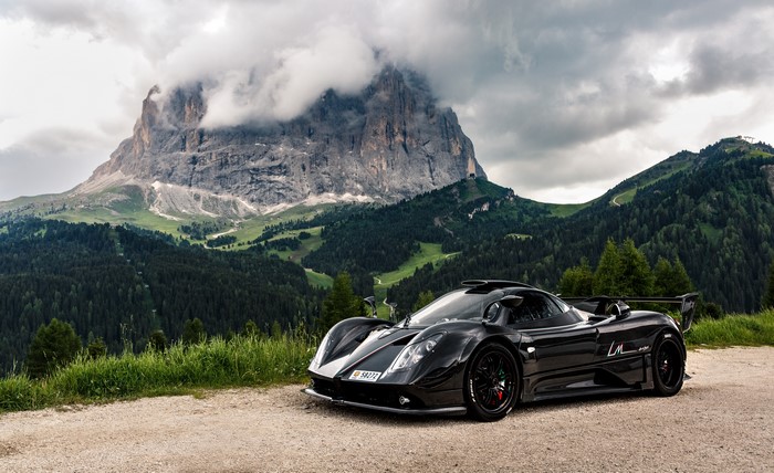 Black Pagani Zonda 760 LM in mountains