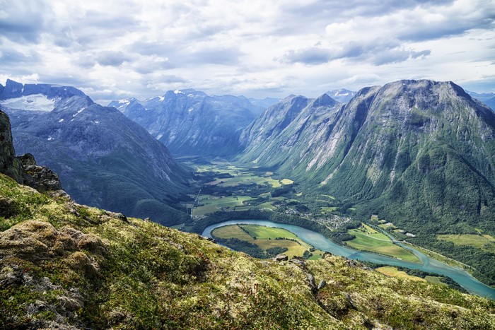 Romsdalseggen Ridge Valley Norway Mountains Rivers Scenery Moss