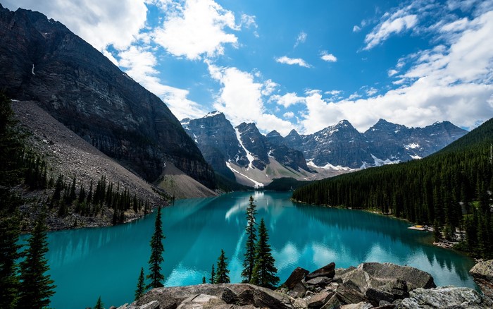 4K Moraine Lake Rocky Mountains Banff Canada