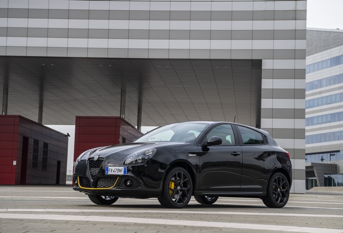 Black Alfa Romeo Giulietta Sport Veloce with Giallo Corsa Pack