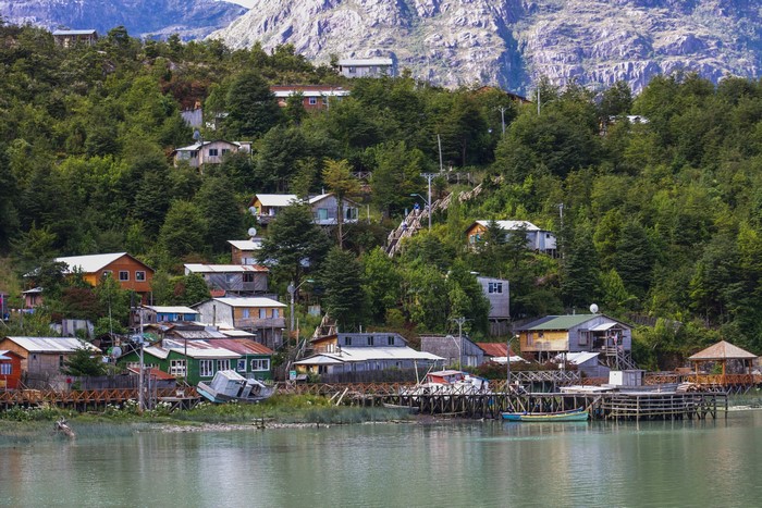 Caleta Tortel, Chile: Houses on a forested hillside overlooking a bay